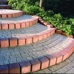 Proste schody z palisady krok po kroku. Uniknij kosztownych błędów!