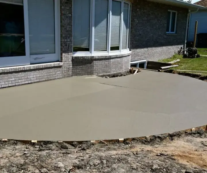 Jak wylać beton na podjazd: uniknij najczęstszych błędów i oszczędź czas