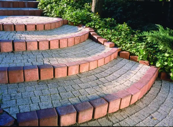 Proste schody z palisady krok po kroku. Uniknij kosztownych błędów!