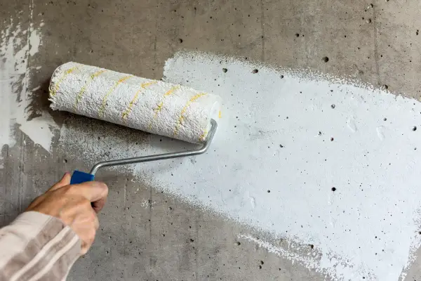 Czym pomalować beton, aby uzyskać trwały i estetyczny efekt?
